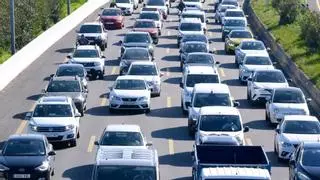 Monumental atasco en la nueva Vía de Cintura de Palma de cuatro carriles