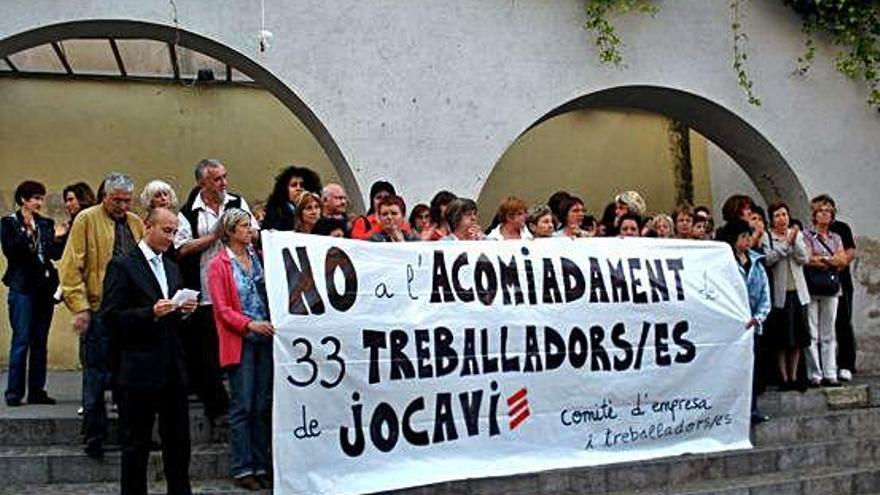 Treballadors de Jocavi protesten per l&#039;acomiadament de companys, imatge del maig del 2010.