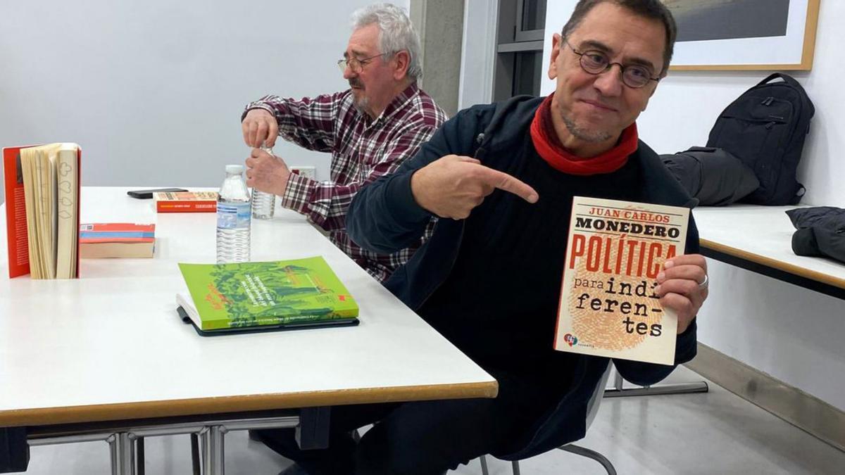 Monedero, en su faceta de escritor, en un acto en Salamanca.