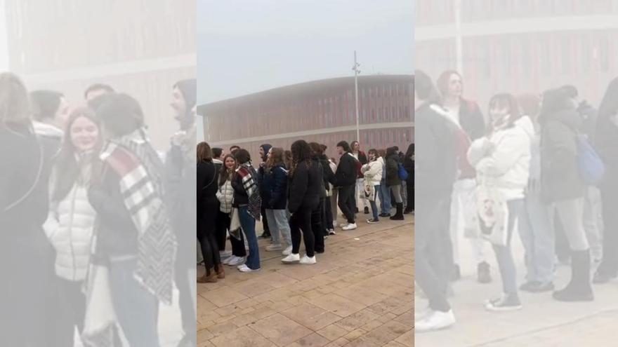 Largas filas en Zaragoza para la firma de discos de Operación Triunfo.