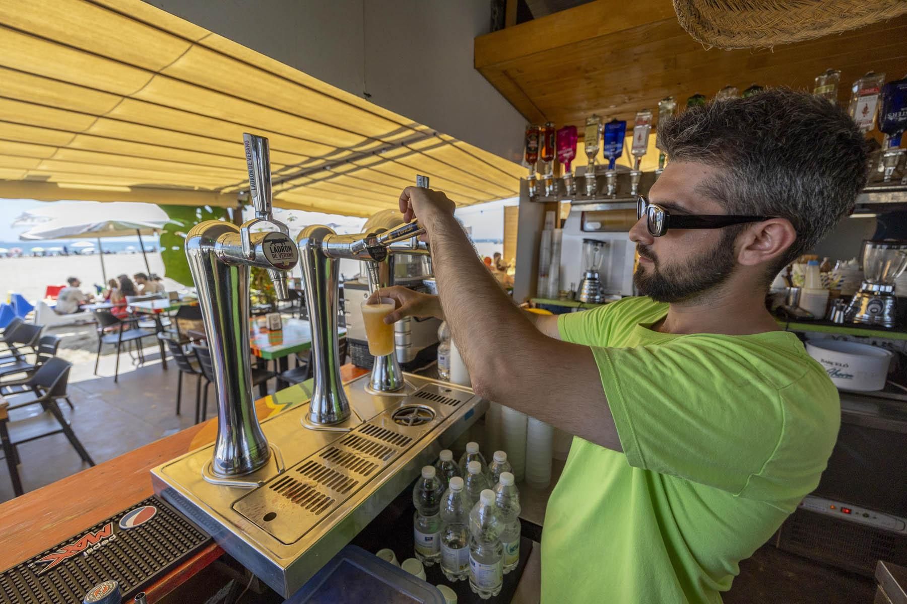 Hoteles y terrazas de Castellón, a tope en el primer fin de semana del verano