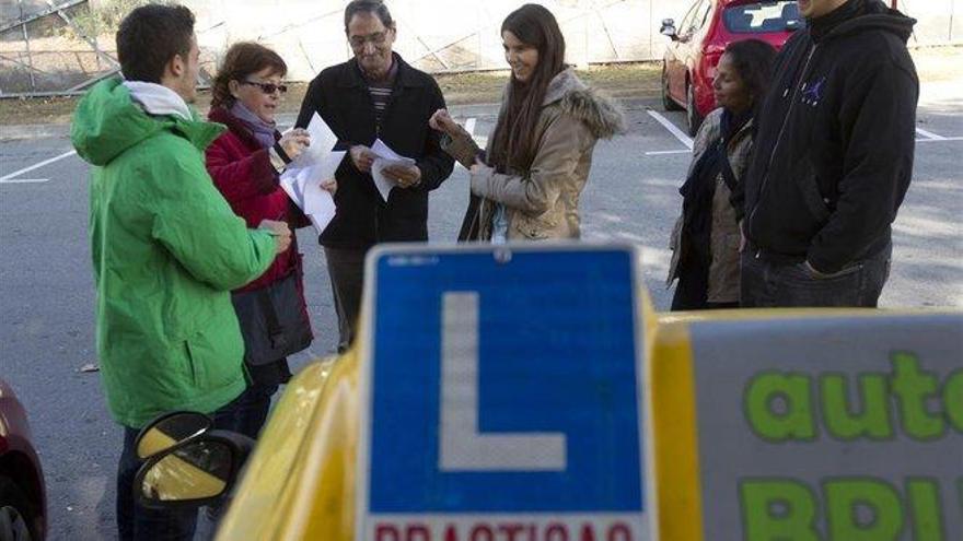 Los aspirantes a conductor podrán usar en examen los sensores de aparcamiento