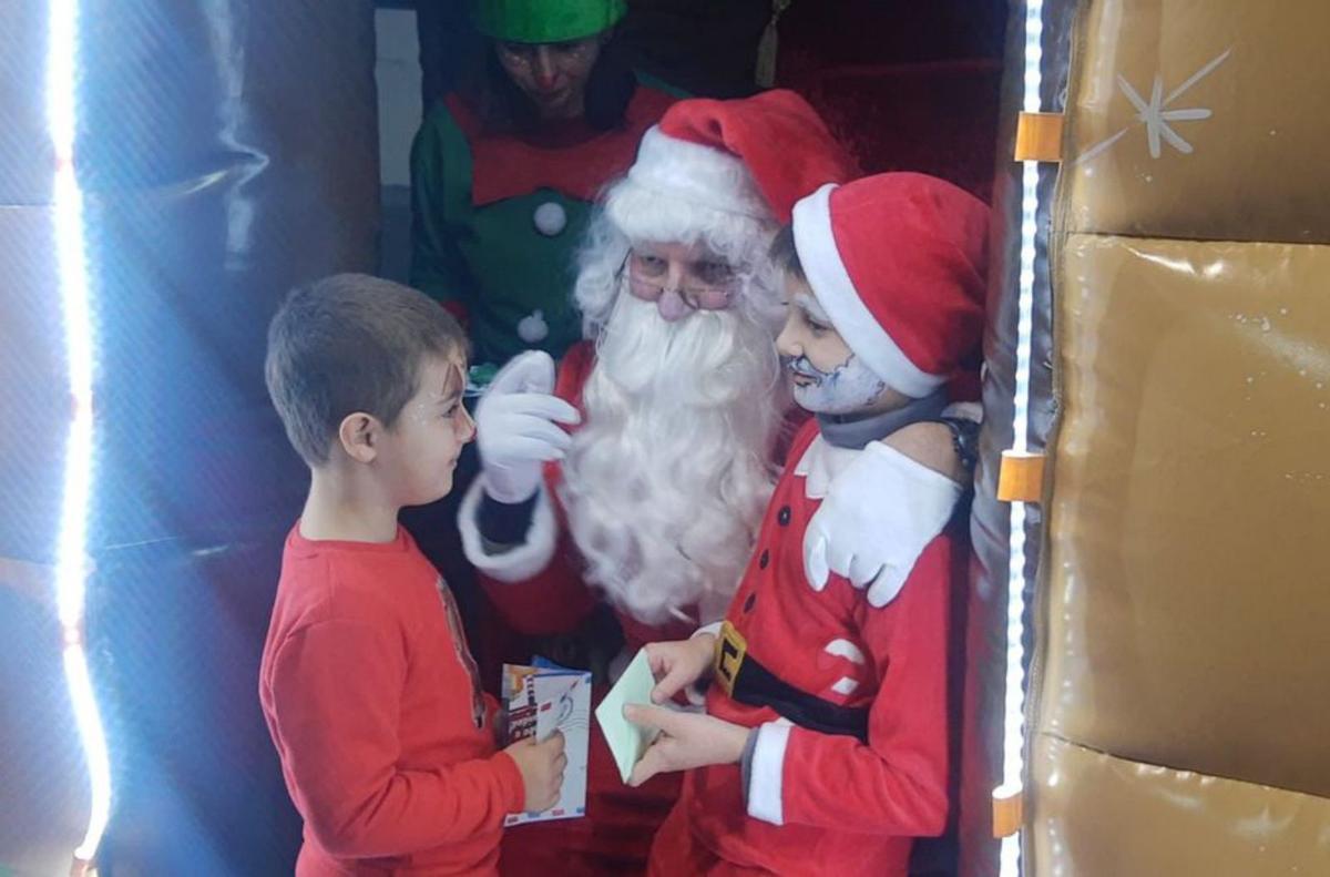 Papá Noel y un actor famoso visitan Sanabria