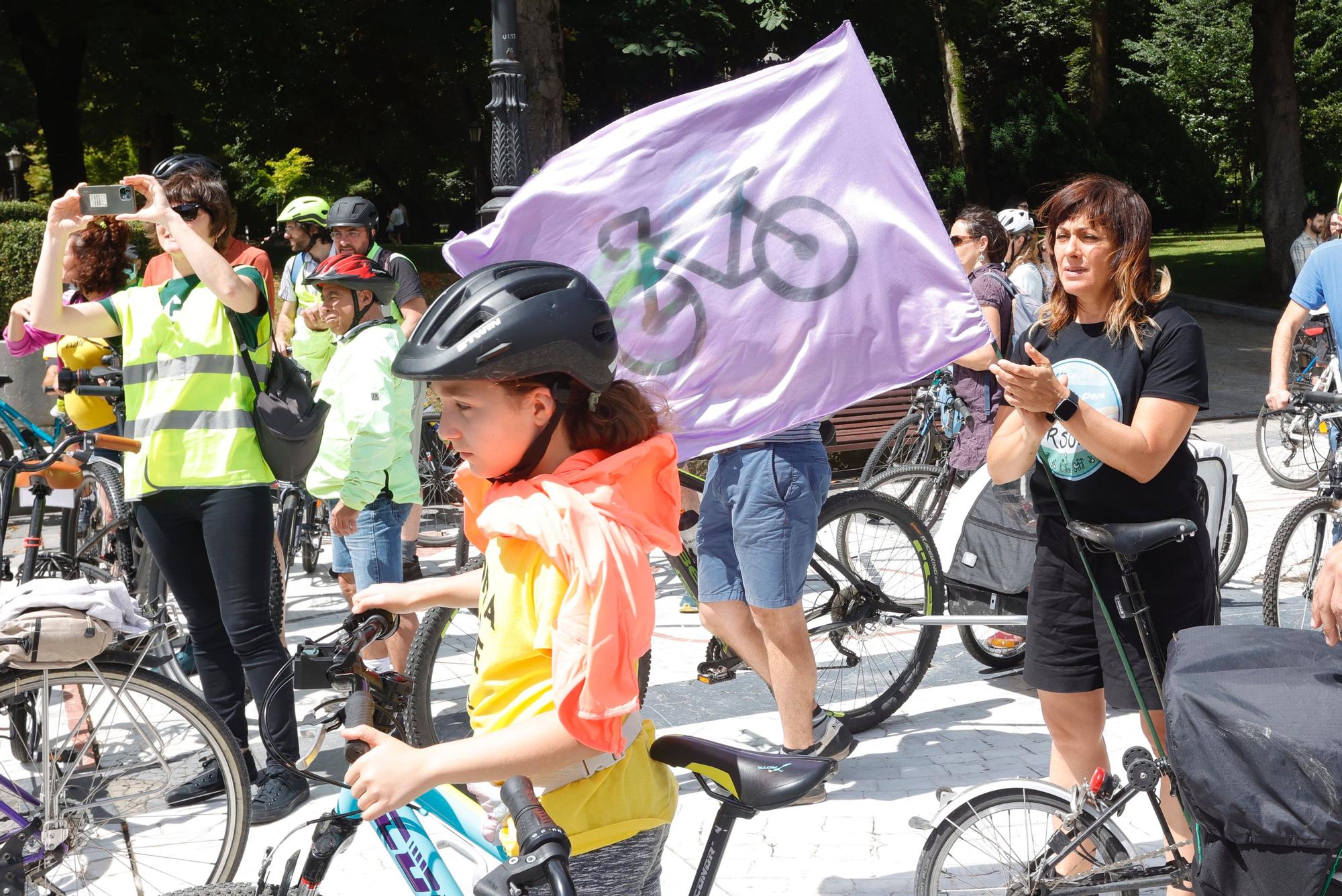 En imágenes: así fue la marcha cicloturista en Oviedo para pedir carriles bici