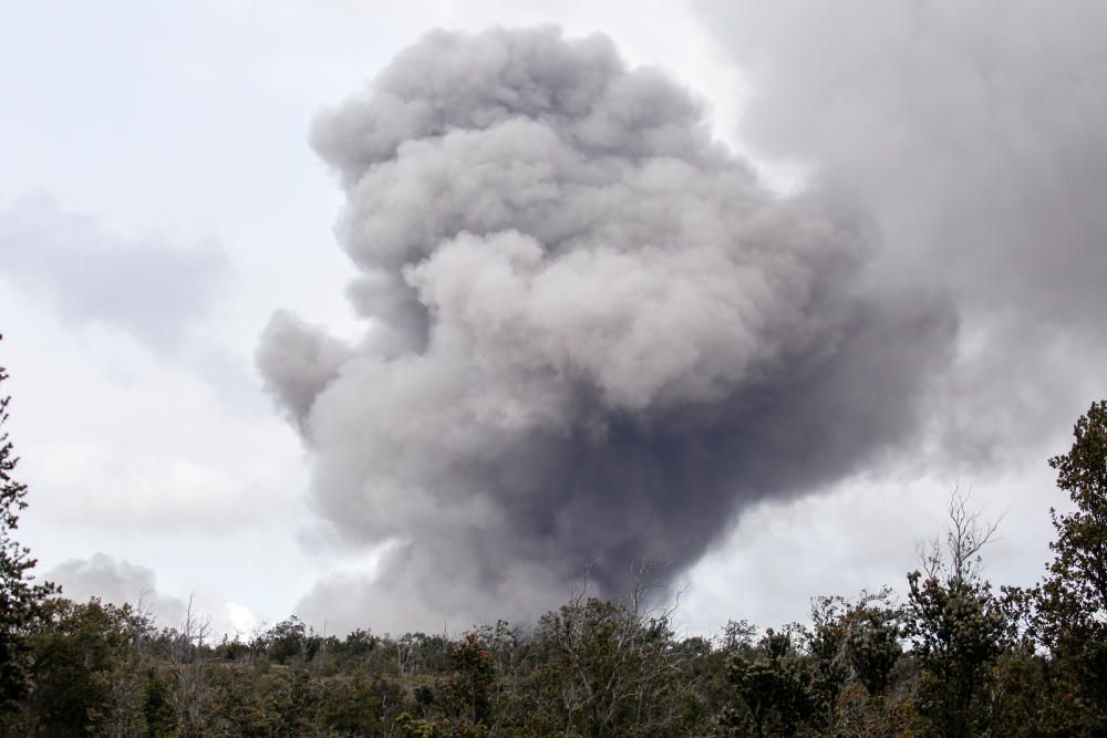 El volcán hawaiano Kilauea entra en erupción