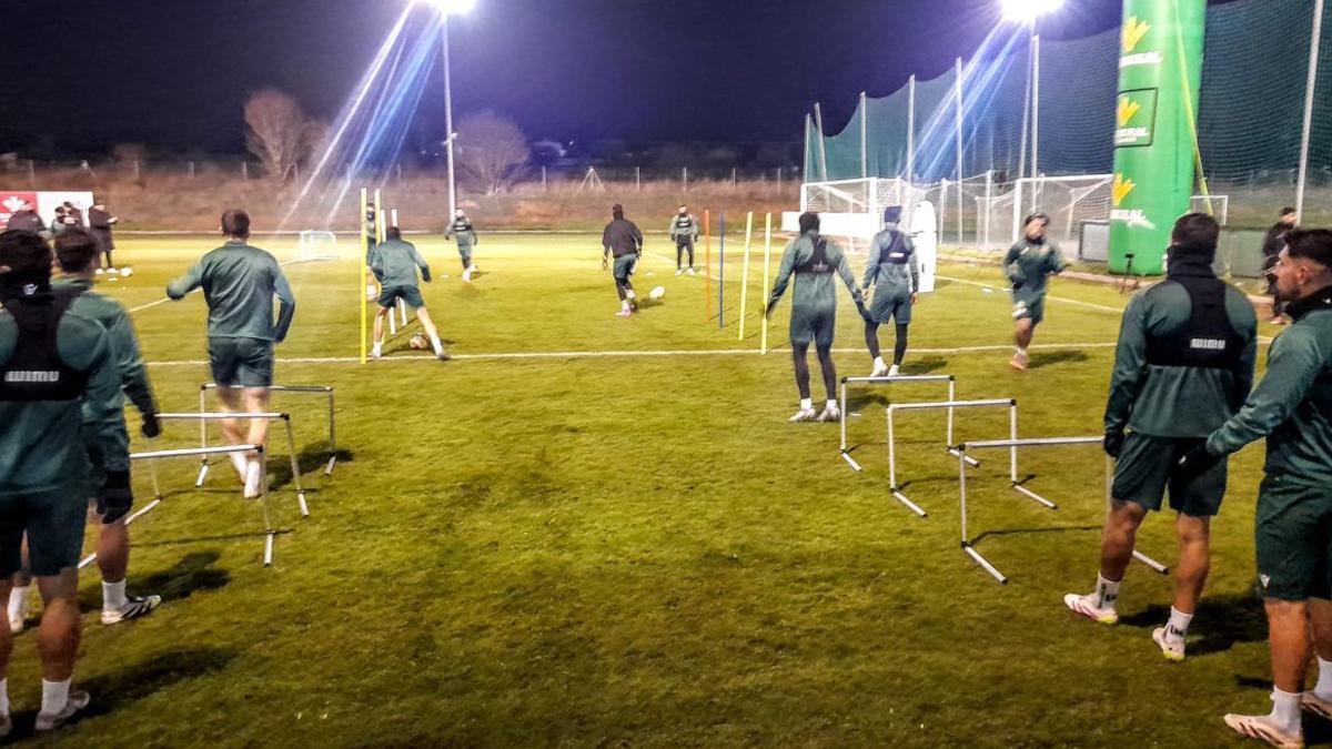 El Zamora regresó ayer a los entrenamientos tras el descanso navideño. | LOZ