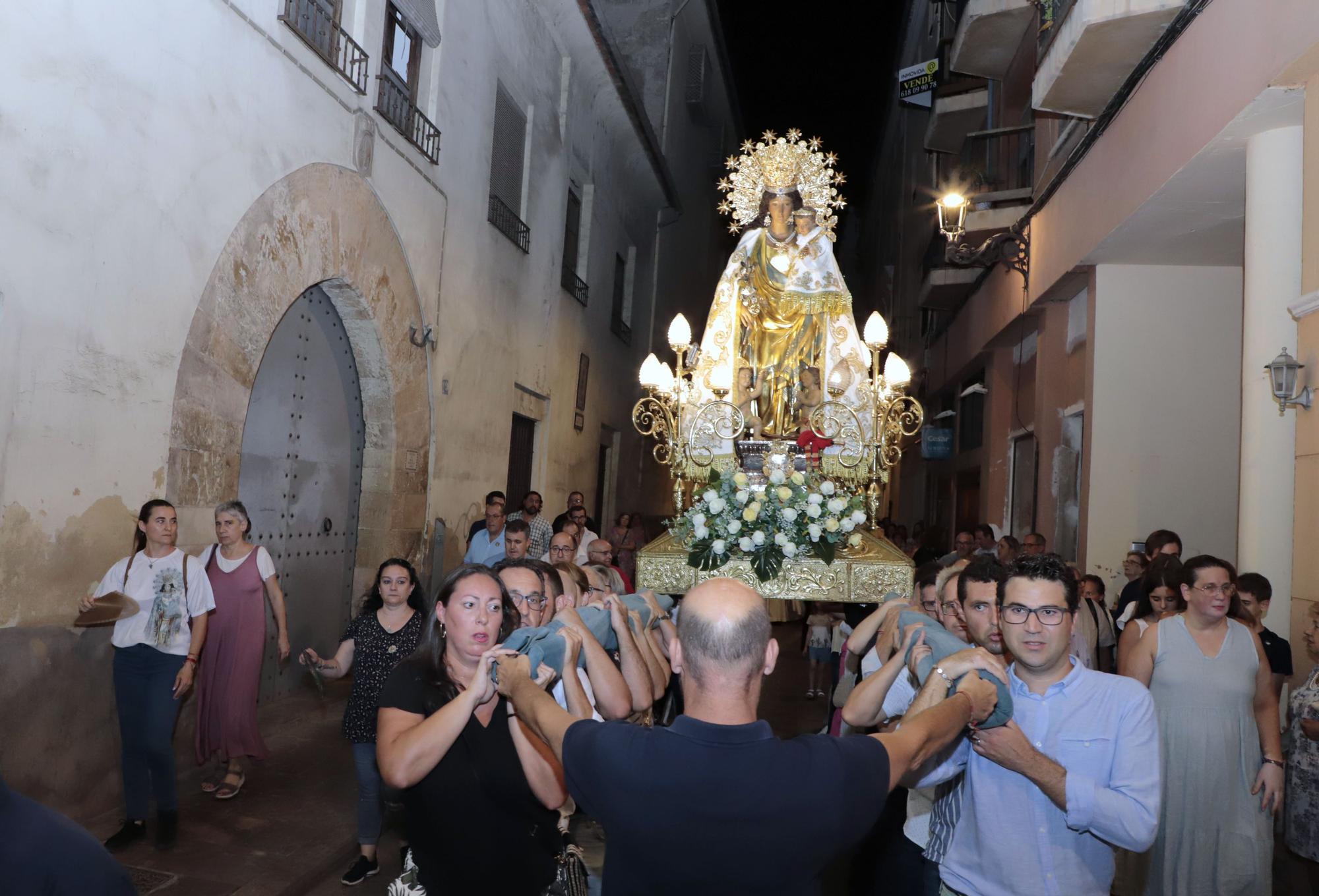 Xàtiva recibe la visita de La Virgen de los Desamparados