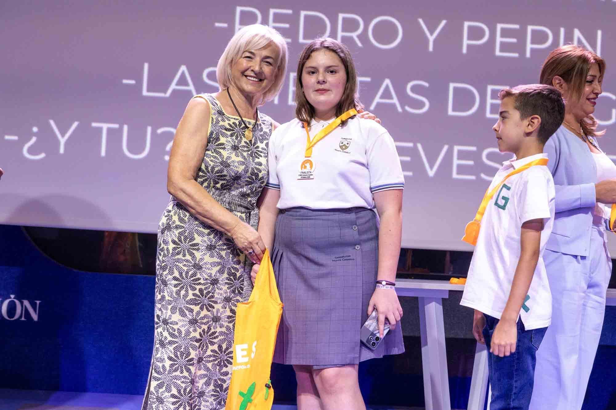 Entrega de premios del concurso infantil de relatos cortos "Cuéntame un cuento para comer" en el Club INFORMACIÓN organizado por COES