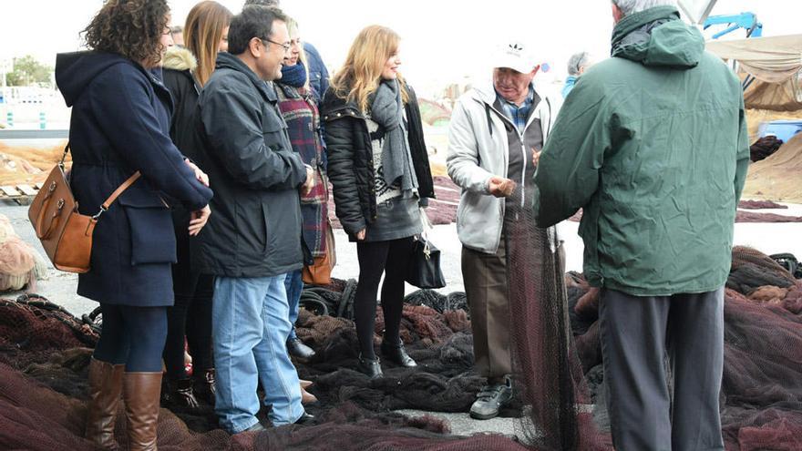 El diputado Miguel Ángel Heredia visitó el puerto de Caleta.