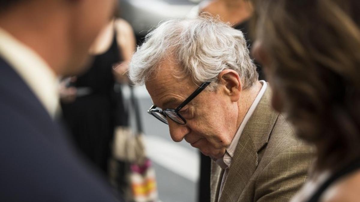 Woody Allen llega al estreno de la película 'Magic in the Moonlight', el jueves en Nueva York.