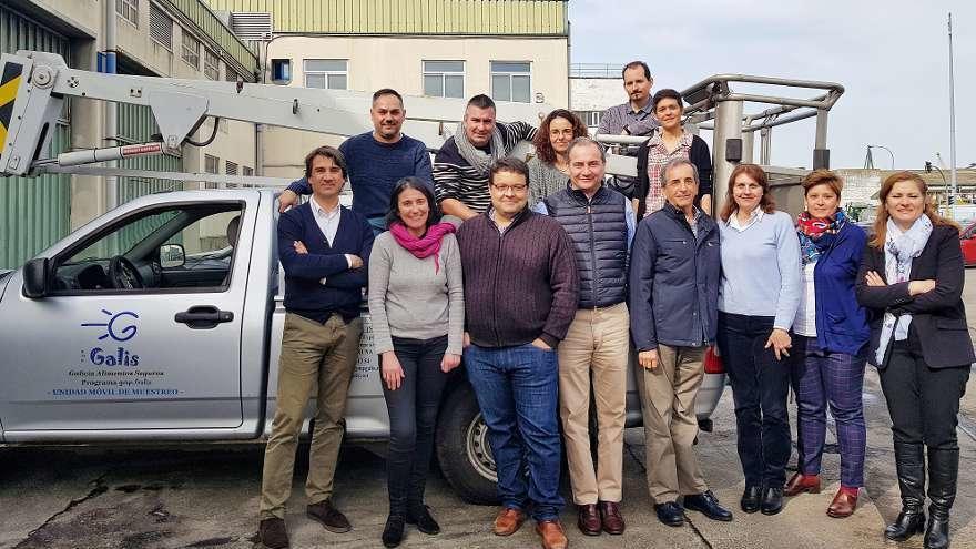 Representantes de los seis sistemas territoriales de seguridad alimentaria animal, ayer en A Coruña.