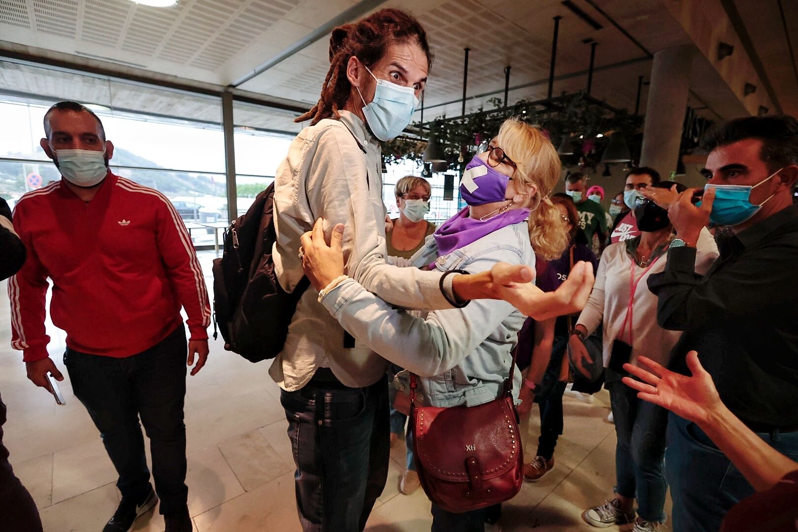 Alberto Rodríguez llega a Tenerife y anuncia que deja la militancia de Podemos