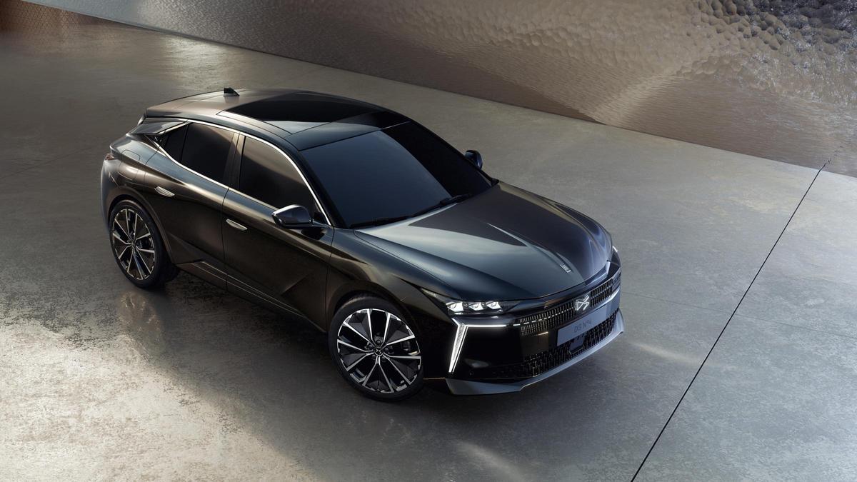 DS Automobiles, yeni N°4 ile C Premium segmentini fethediyor
