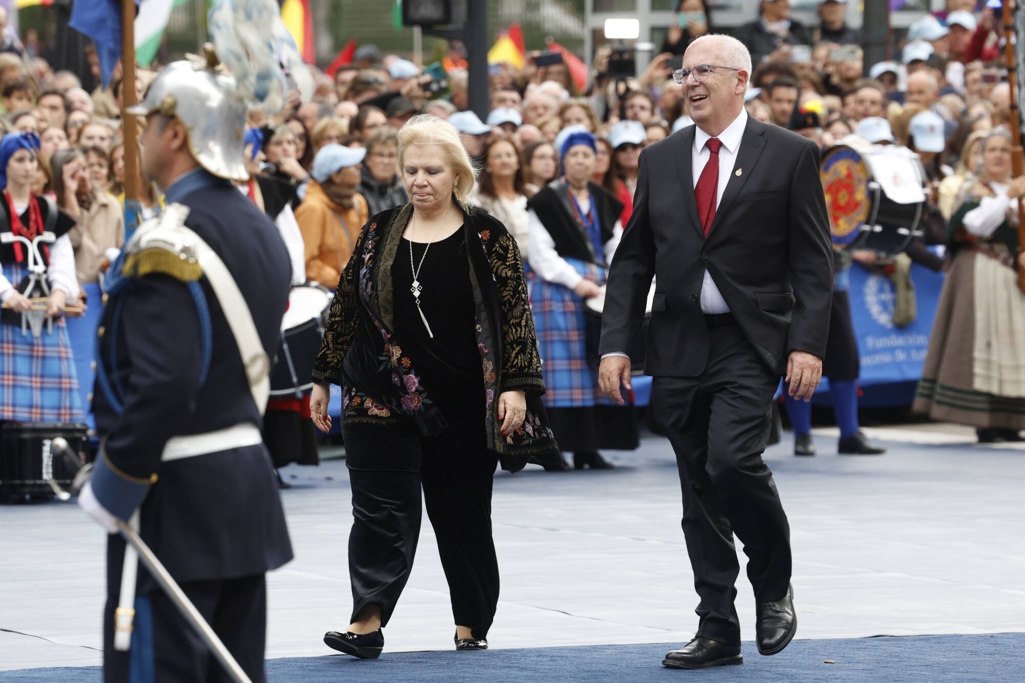 Premios Princesa. Entrada al teatro Campoamor de premiados. Kanon
