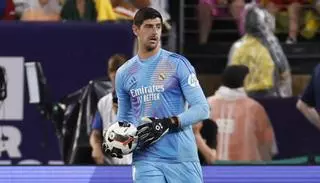 Courtois quitó importancia a la victoria del Barça en el Clásico