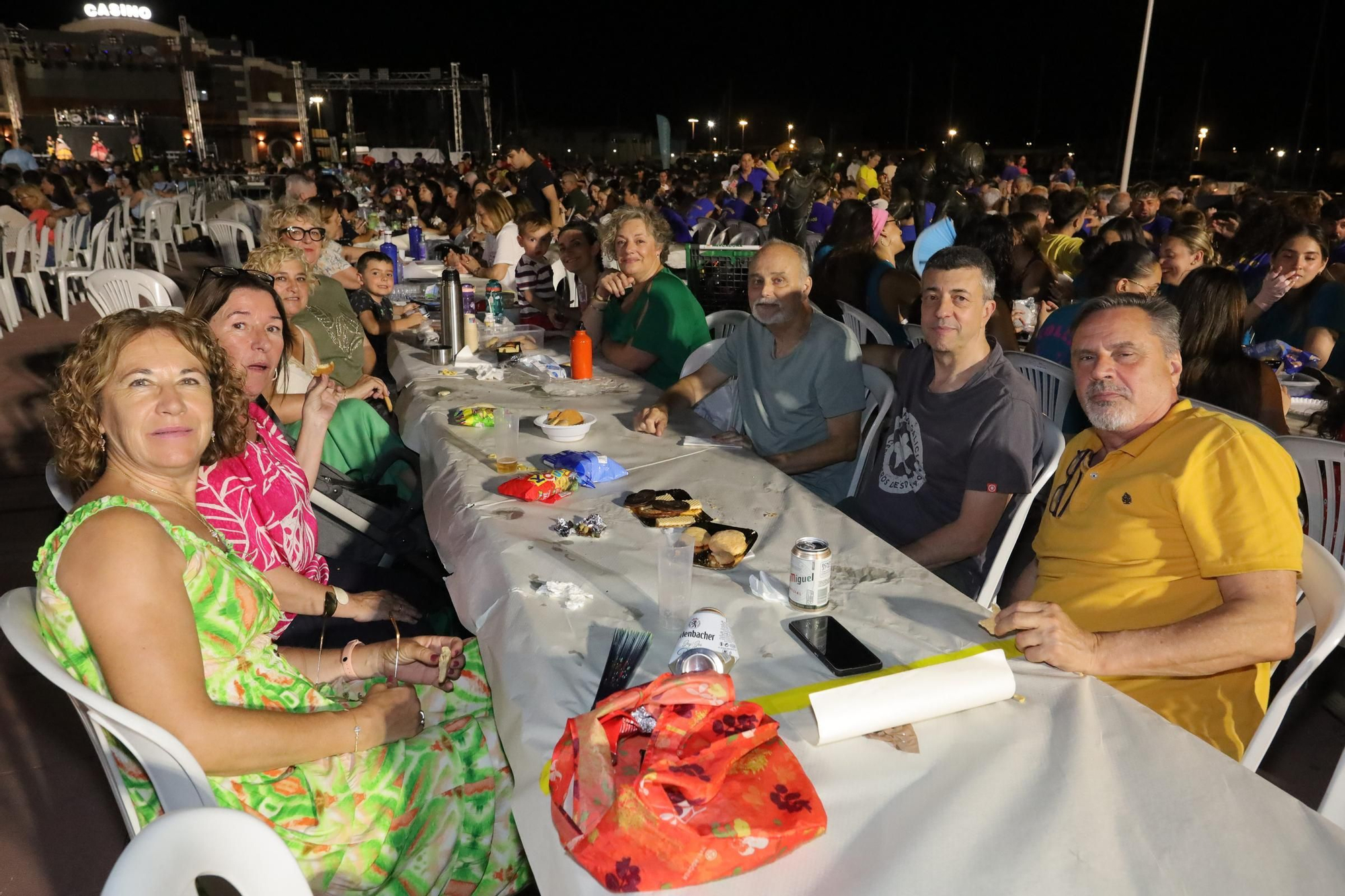 Sopar de pa i porta en las fiestas de Sant Pere del Grau de Castelló