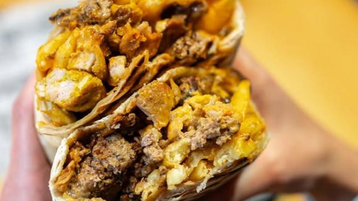 Este restaurante de Málaga tiene los tacos más "enormes y cargados" de toda la provincia.