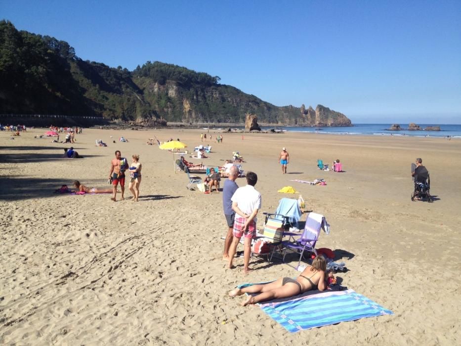 Jornada de playa en Muros del Nalón y Villaviciosa