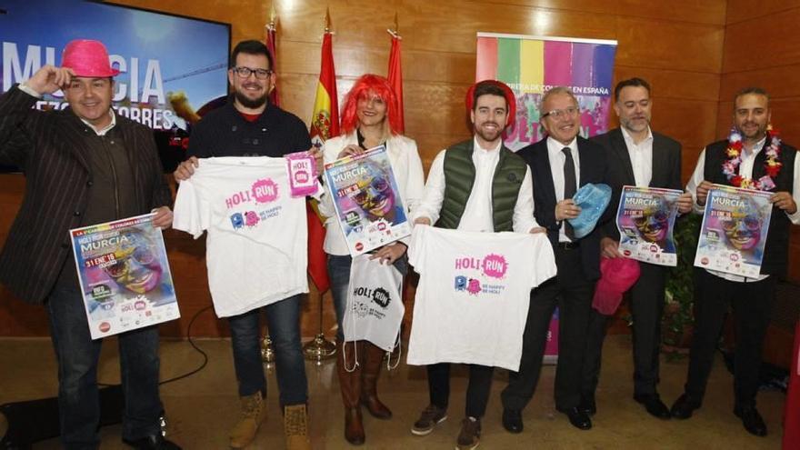 Fulgencio Jiménez (i), Ricardo Zaragoza, Noemí Latorre, Francisco Sánchez, Felipe Coello, Francisco José Viudes y Manolo Sotomayor, ayer, en la presentación de la Holi Run 2016.