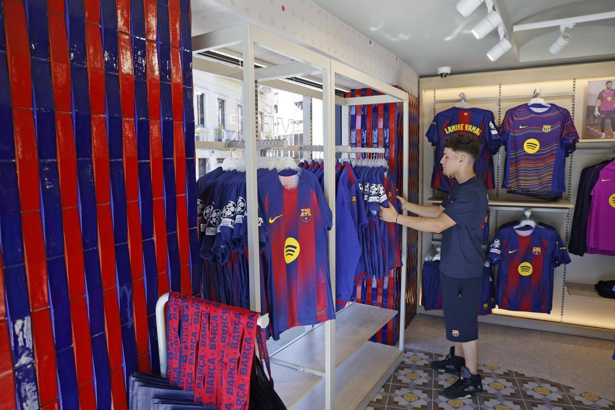 La nova botiga del FC Barcelona a Girona.