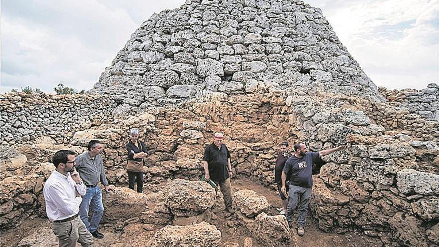 Encuentran restos funerarios de bebés en un ‘talaiot’ balear