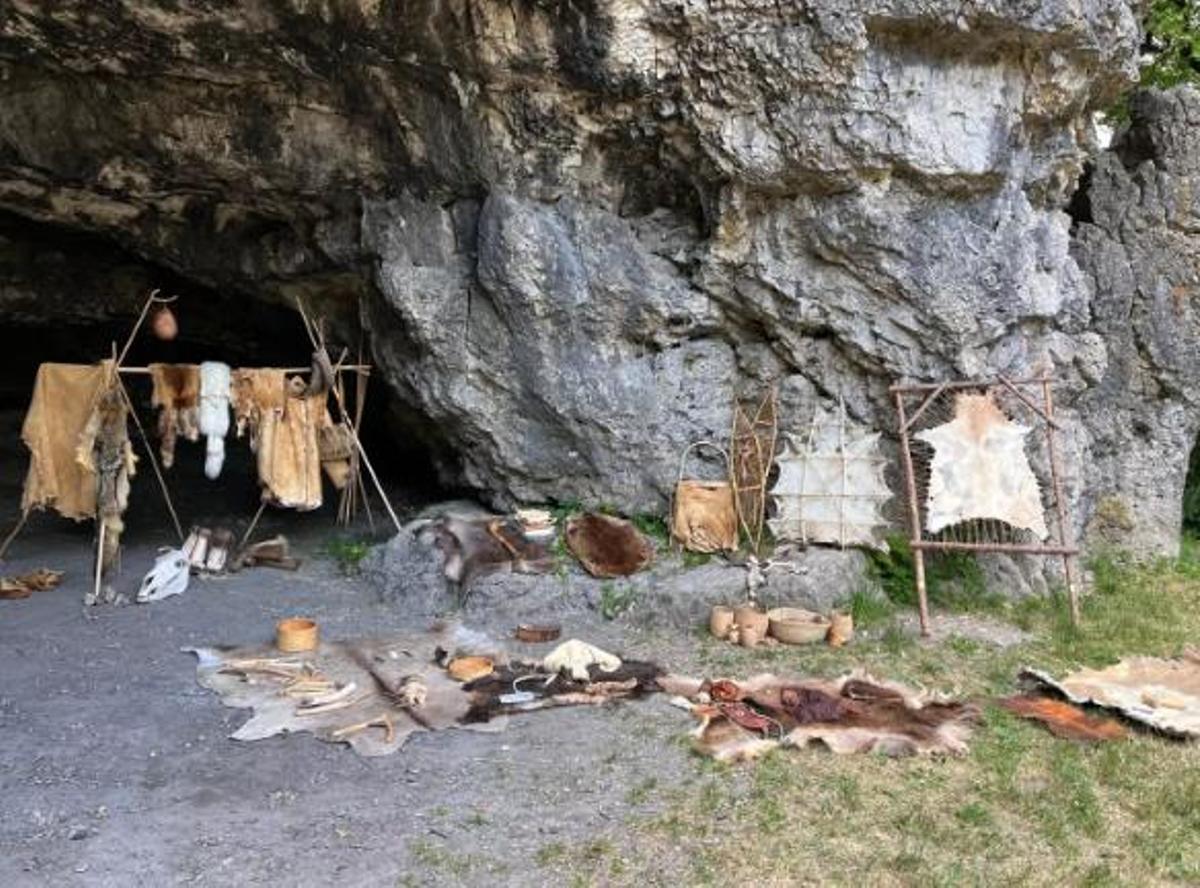 Cova de Kesslerloch, a Suïssa, on es van trobar restes de 14.200 anys d'antiguitat