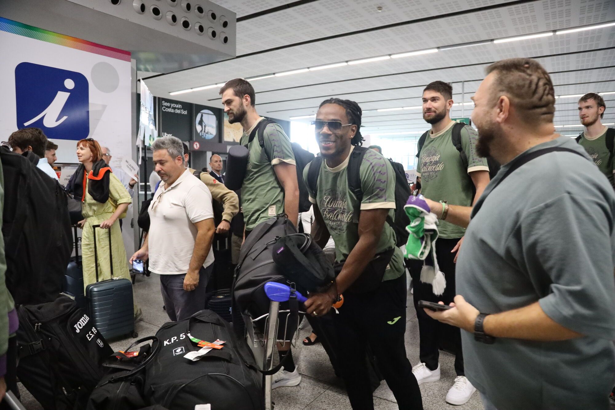 El Unicaja ya está en Málaga tras conquistar su segunda Intercontinental