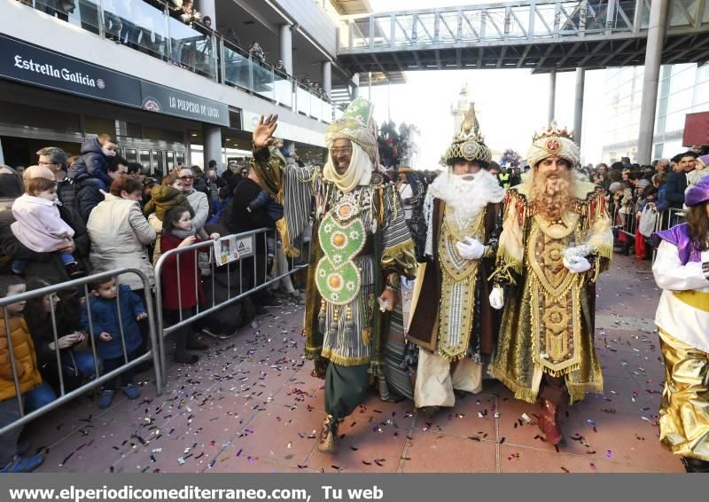 Los Reyes Magos reparten regalos en la provincia