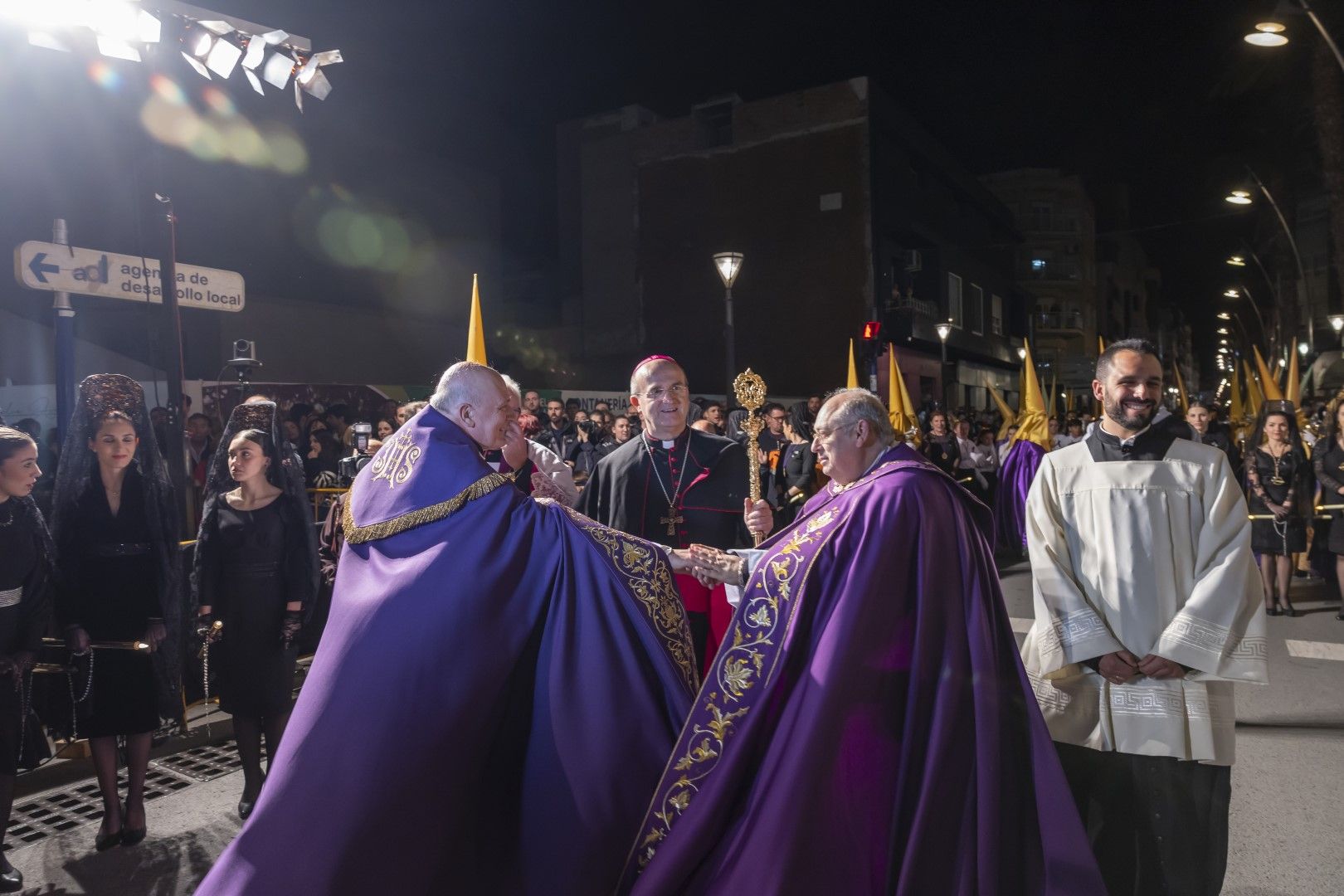 Encuentro de la Vía Dolorosa en Torrevieja del Miércoles Santo con la presencia del obispo José Ignacio Munilla