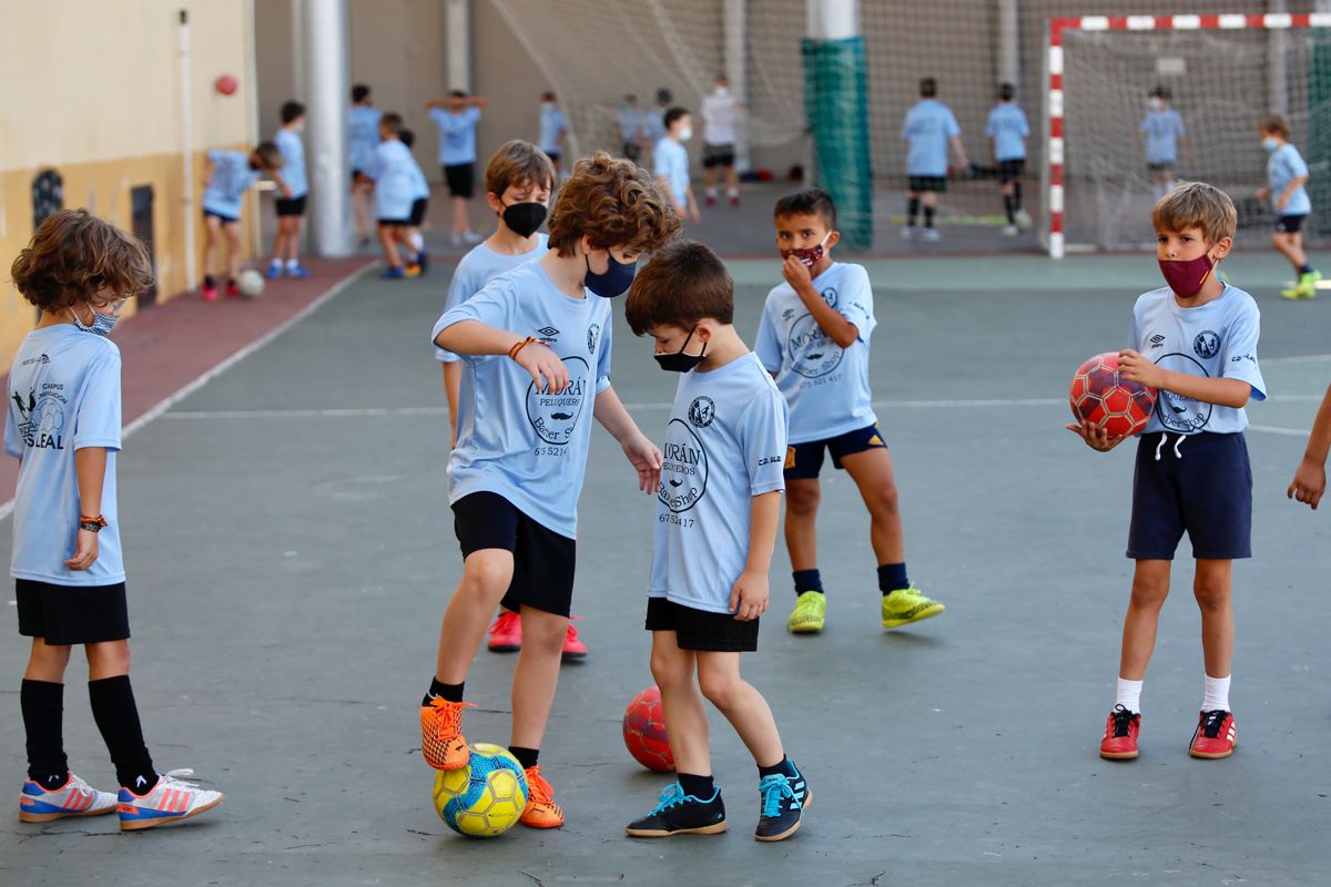 Campus de Futbol Sala en Salesianos dirigido por los hermanos Leal