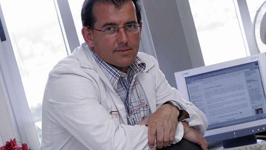 Antón Fernández, el coordinador de trasplantes del Hospital de A Coruña. / fran martínez