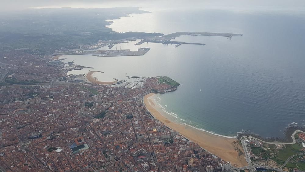 Último vuelo de los globos en Gijon