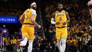 Los Lakers obtienen una importante victoria