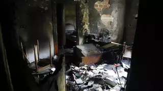 Un herido y un piso devastado por el incendio de un aire acondicionado en Santa Rosa