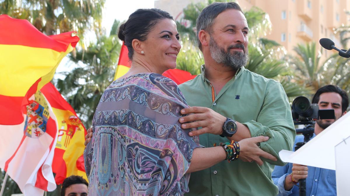 Santiago Abascal y Macarena Olona en la precampaña electoral.