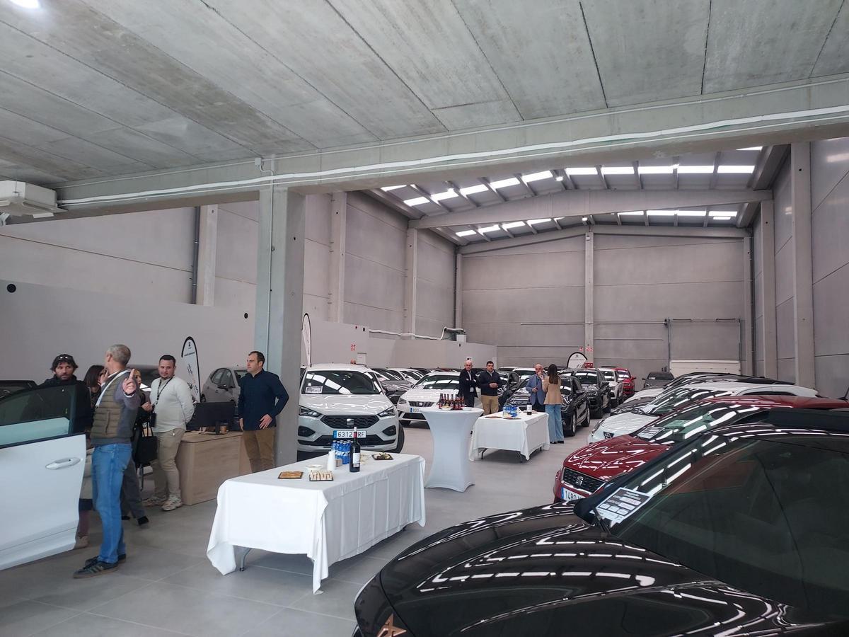 Apertura del nuevo concesionario de Grupo Compostela en el polígono de Costa Vella.