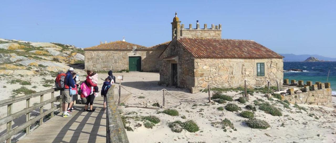 La capilla no está consagrada; en su día fue un lugar donde se atendía a los marineros de la zona. |   // FDV