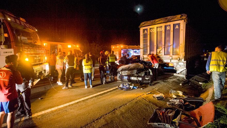 Accidente de tráfico en la carretera que une Ledoño y Cerceda.