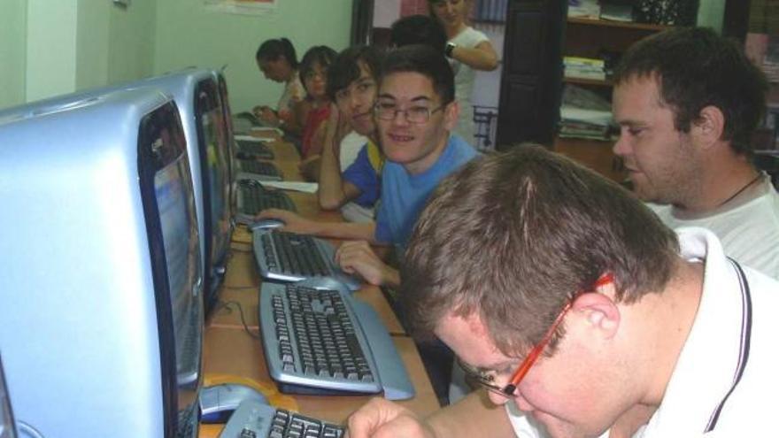 Informática para discapacitados en Monforte