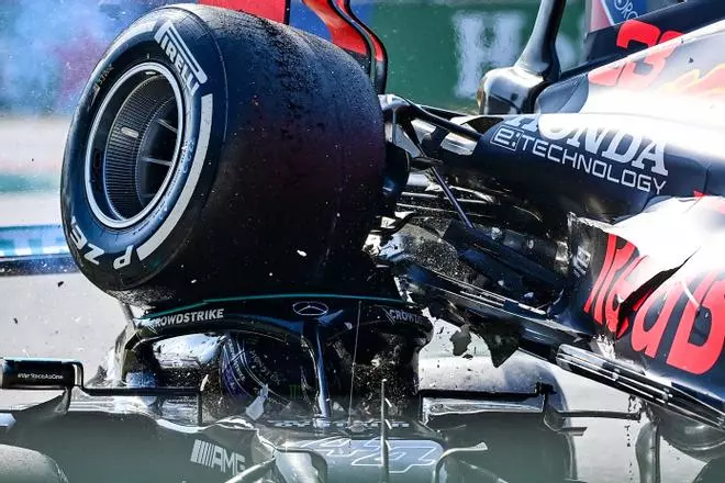 Las escalofriantes imágenes del accidente entre Verstappen y Hamilton