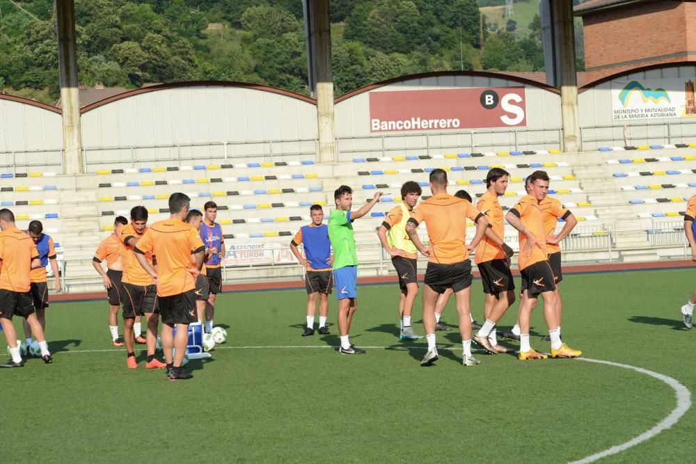 Primer entrenamiento del Caudal Deportivo de Mieres