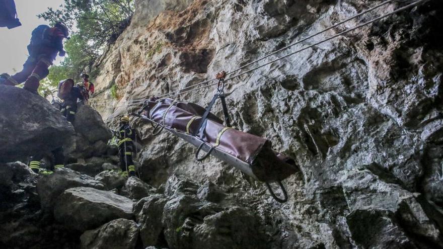 Un rescate en las entrañas de la cueva de Bolunini