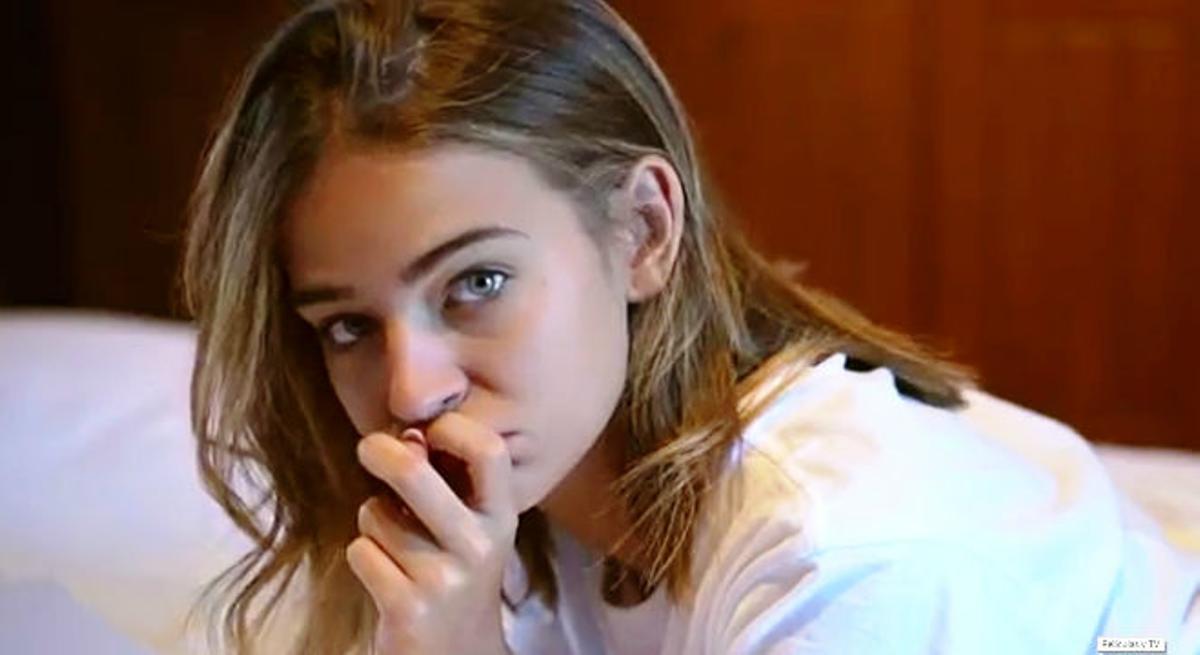 La nòvia de Risto es dedica a si mateixa un vídeo al Youtube.