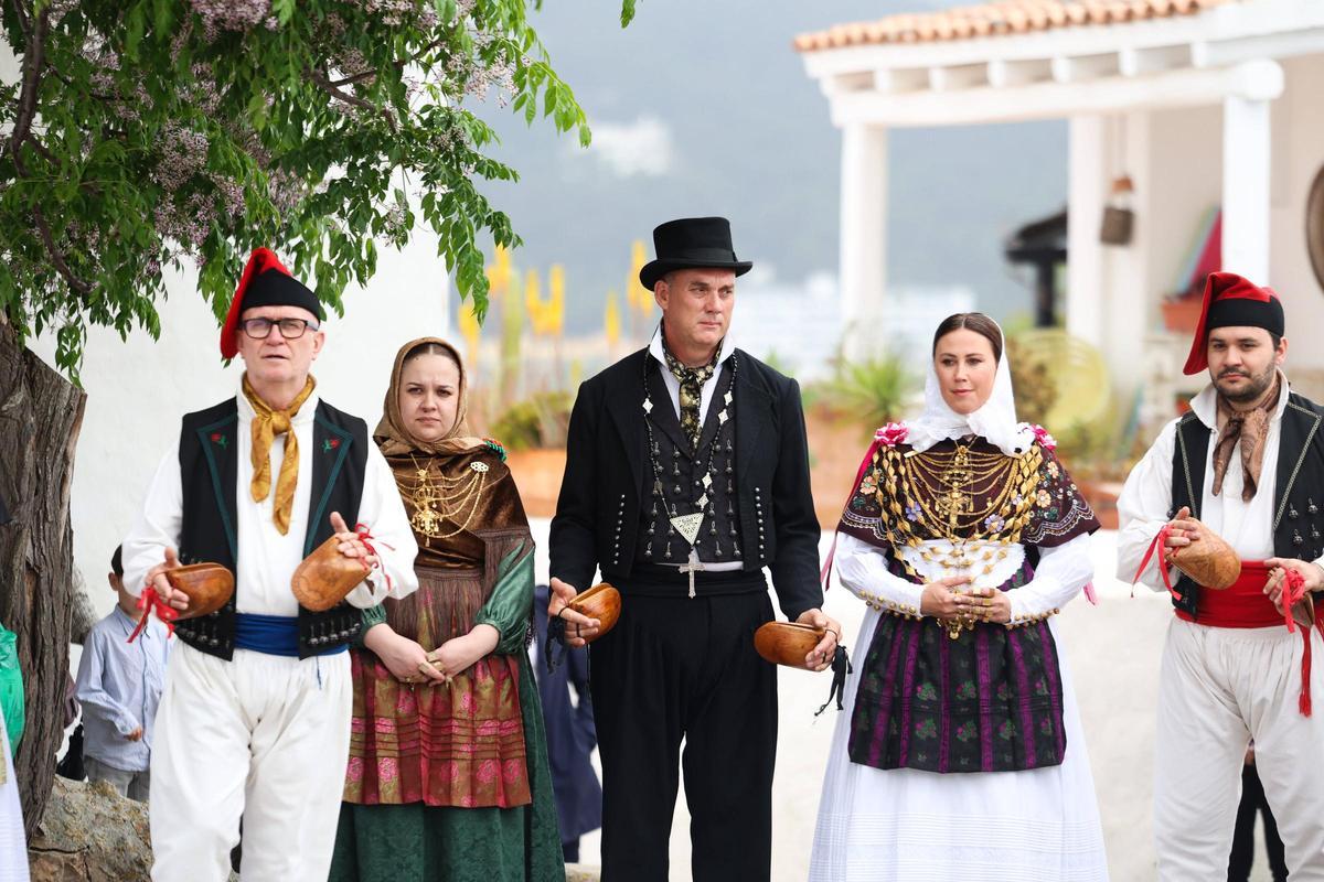 Santa Eulària en su domingo de Anar a Maig, en imágenes