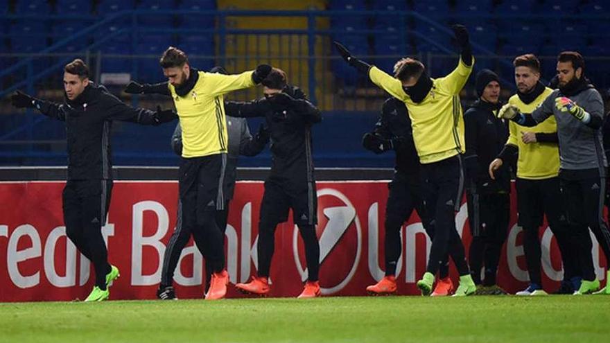 Los jugadores del Celta, ayer, durante el entrenamiento en el OSK Metalist de Járkov. // Shakhtar Donetsk