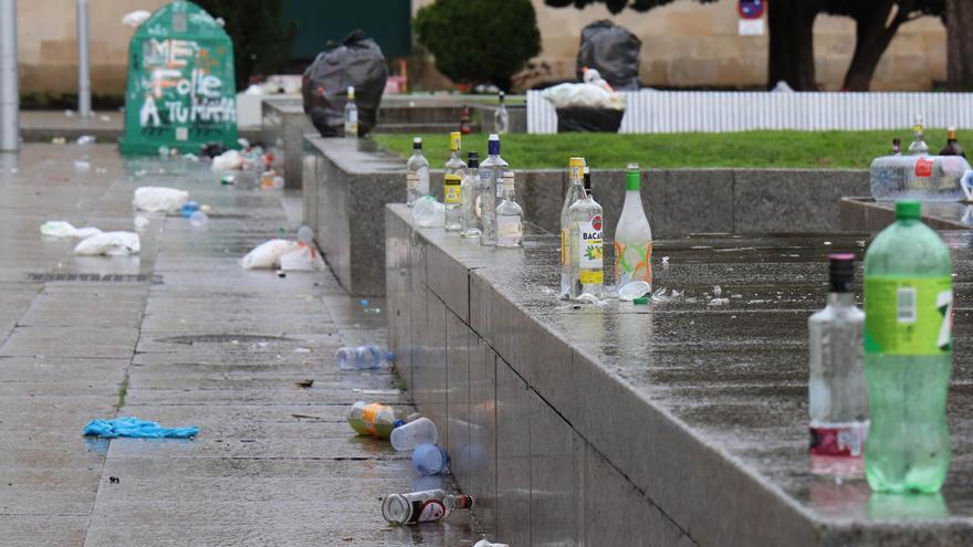 La Praza da Estrela sufre la resaca del lunes de Entroido