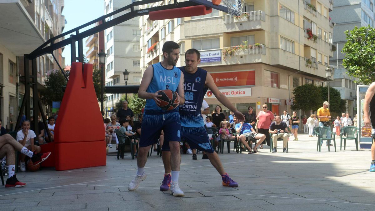 El baloncesto será protagonista esta mañana en Vilagarcía.