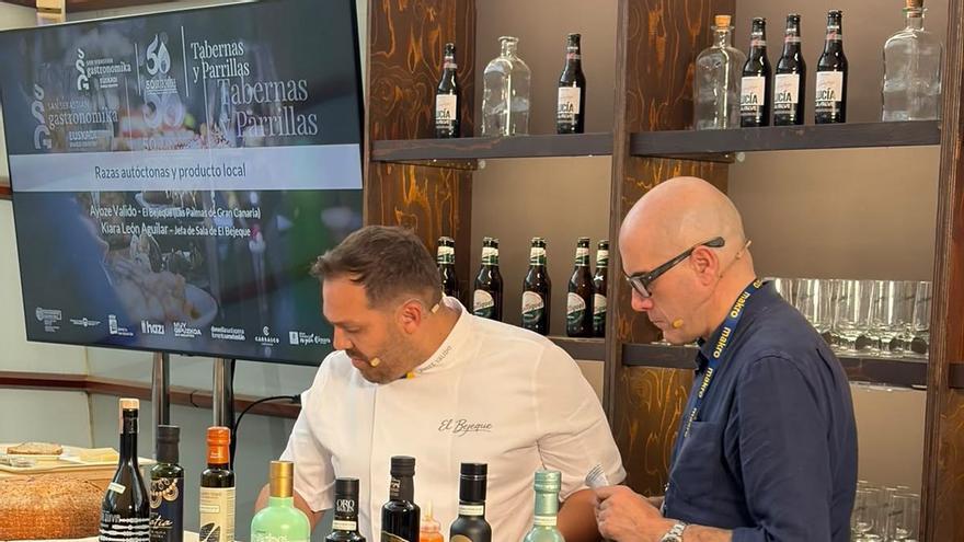 Los sabores de Gran Canaria atraen a más de un centenar de personas en San Sebastián