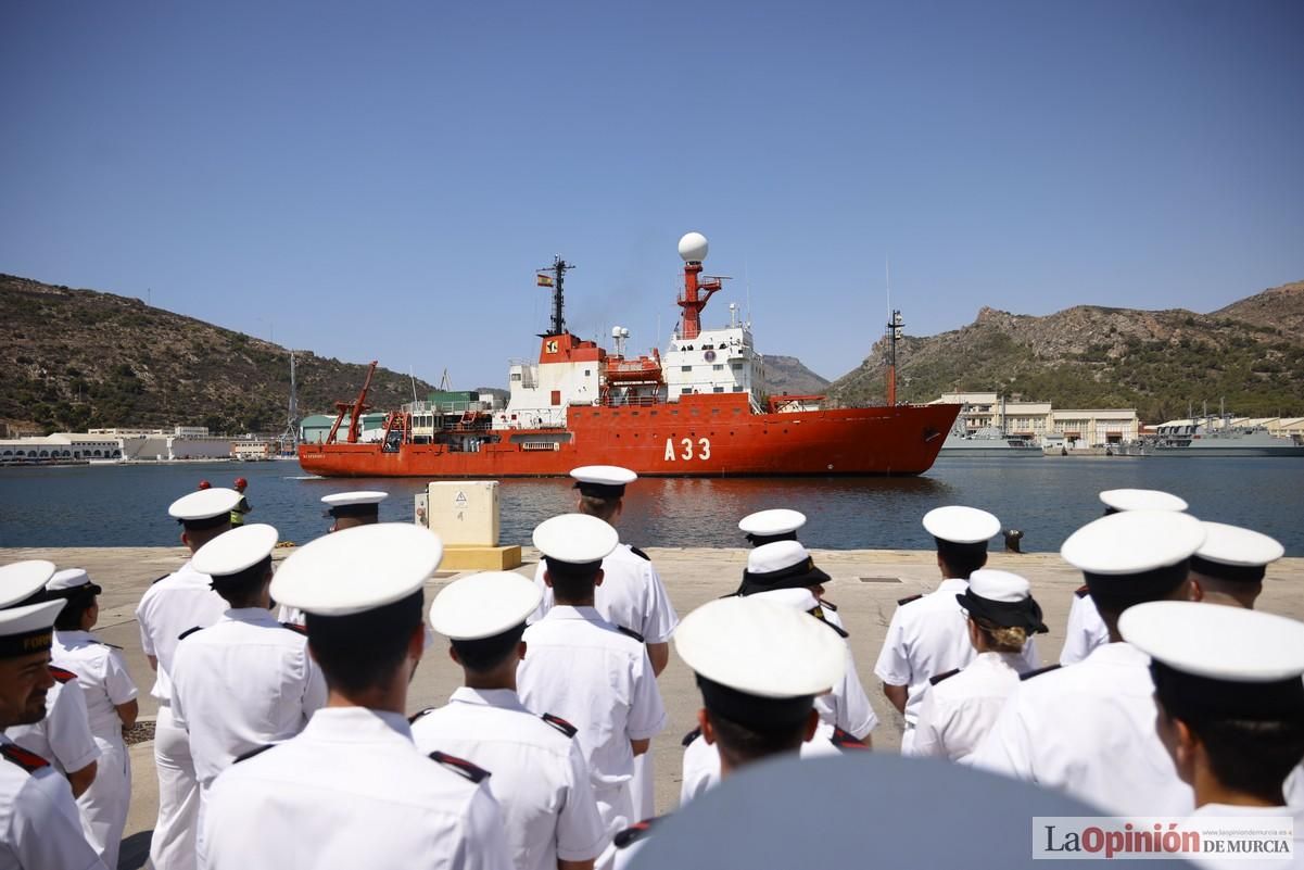 La llegada del buque Hespérides al Puerto de Cartagena, en imágenes