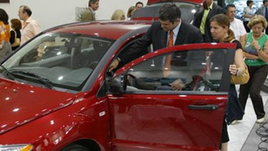 Cae la venta de coches un 32%